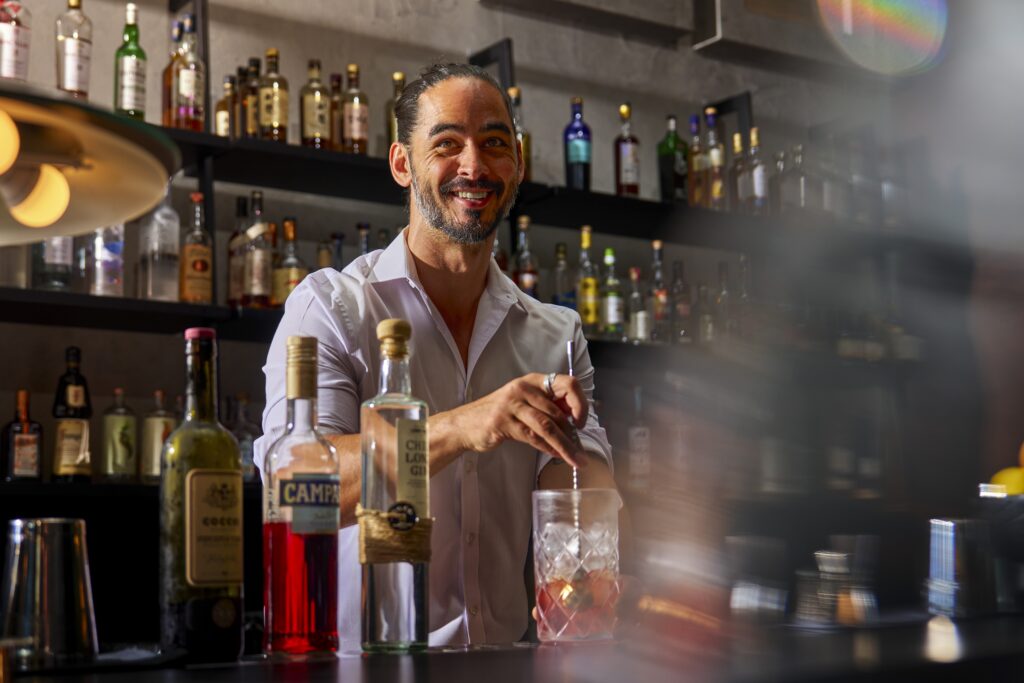 Bartender - Happy Hour Bartender and happy hour